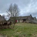 En Pierre Sur Le Chemin De St Jacques De Compostelle Nyaraló