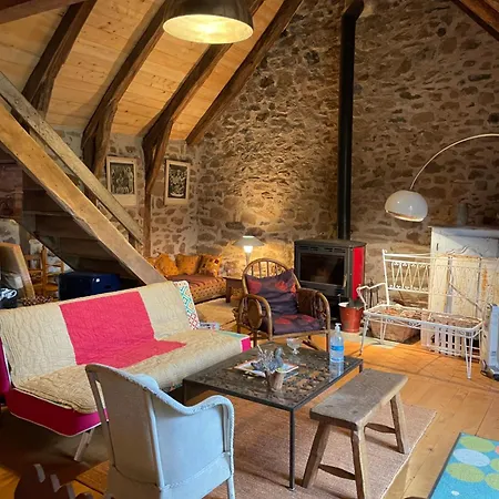 En Pierre Sur Le Chemin De St Jacques De Compostelle Saint-Chély-dʼAubrac