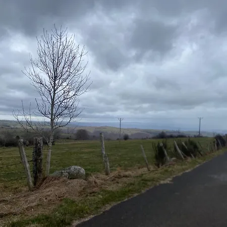 En Pierre Sur Le Chemin De St Jacques De Compostelle 펜션