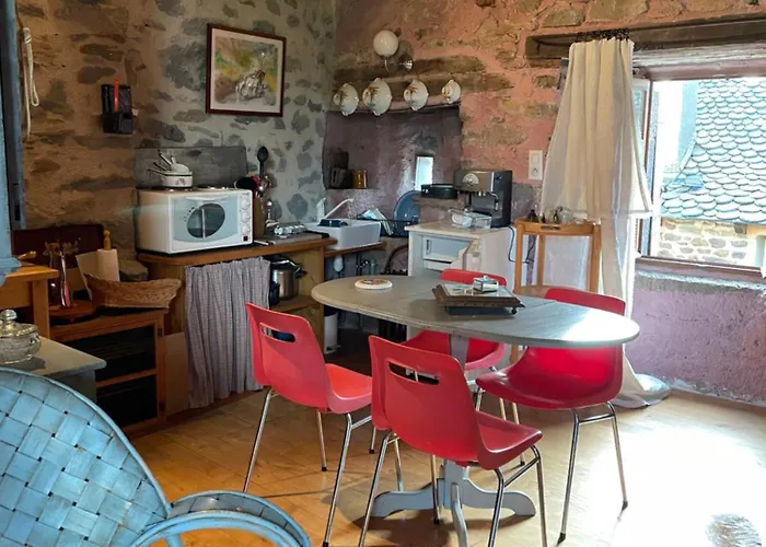 En Pierre Sur Le Chemin De St Jacques De Compostelle Saint-Chély-dʼAubrac